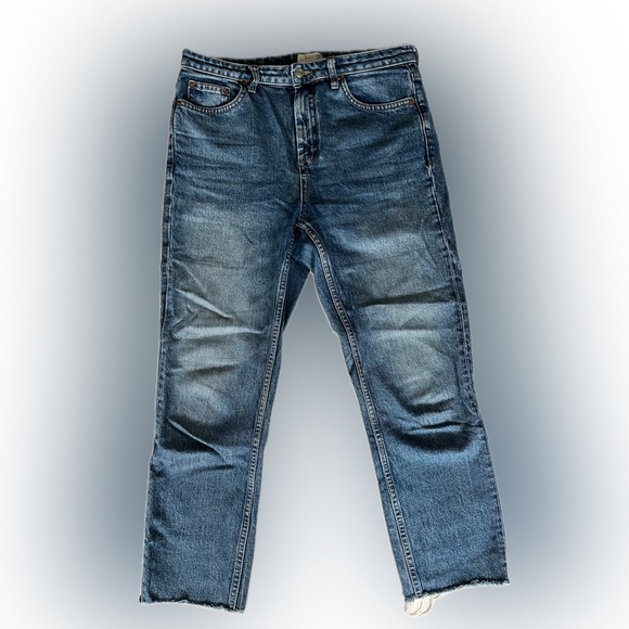 Top shop straight leg Jean in mid blue with raw hem - Picture 3 of 5